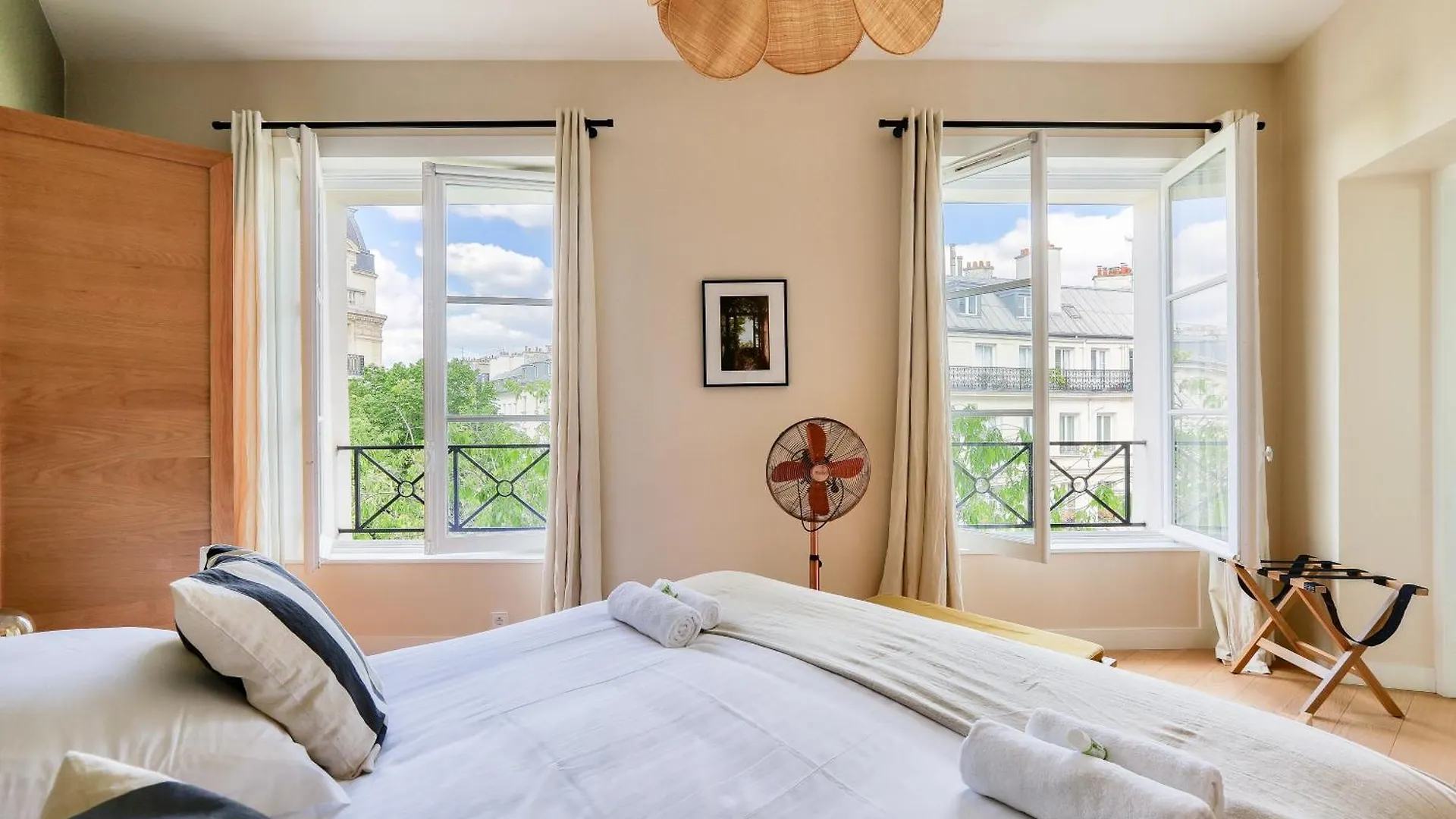 Apartment Grande Terrasse, Climatisation, 3 Chambres, Marais *