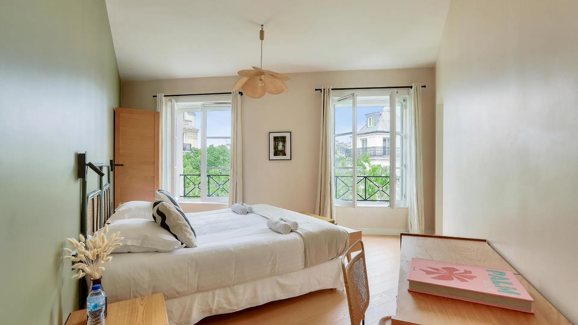 Apartment Grande Terrasse, Climatisation, 3 Chambres, Marais Paris