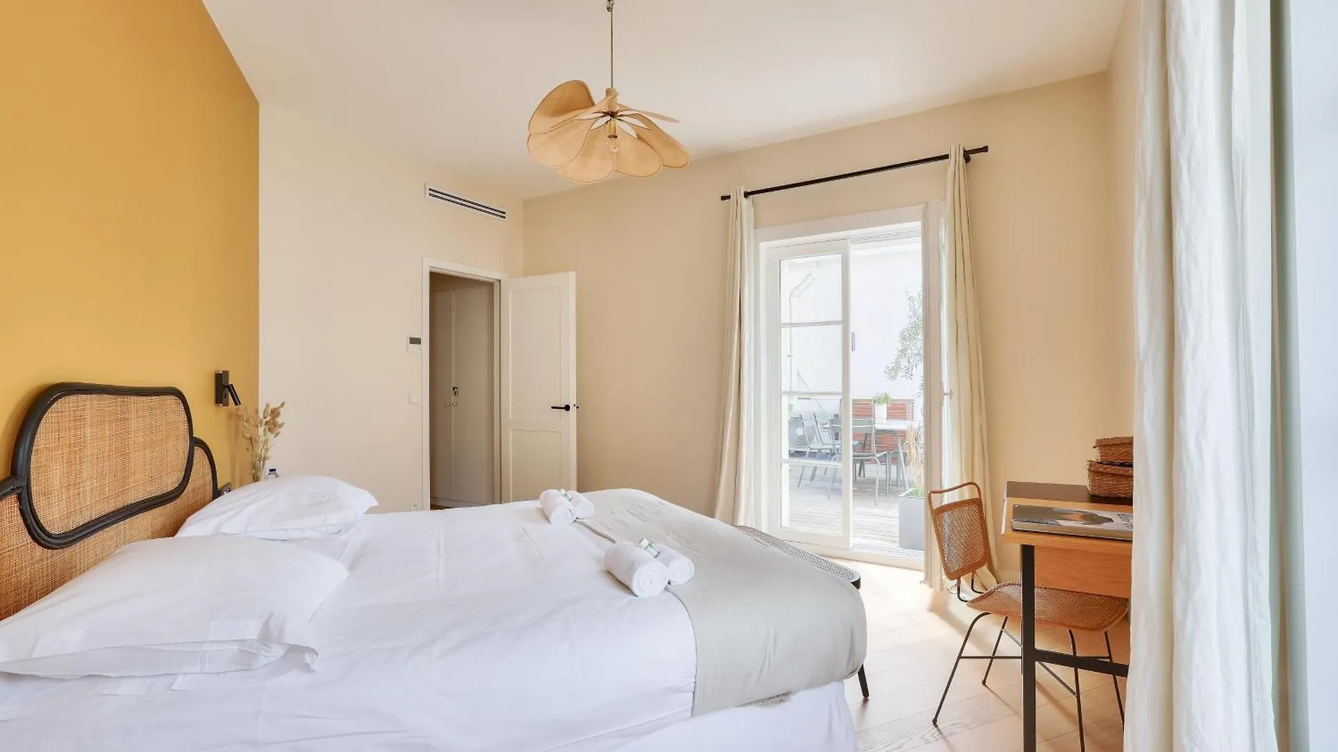 Apartment Grande Terrasse, Climatisation, 3 Chambres, Marais *