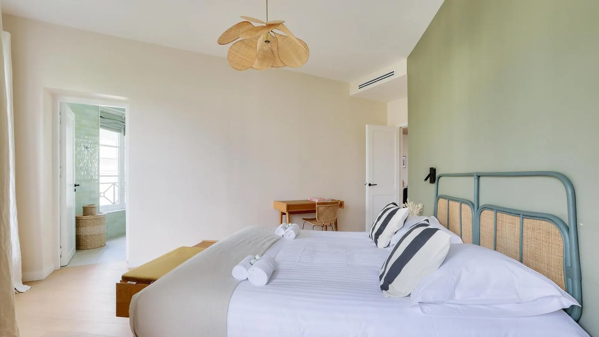 Grande Terrasse, Climatisation, 3 Chambres, Marais Lejlighed